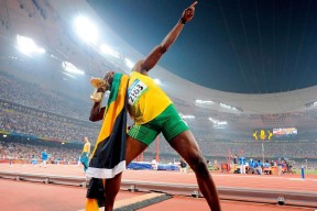 kaiyun网站-“激情无限：每一圈都燃烧的赛车热血”，激情燃烧岁月简谱