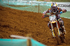 kaiyun网站-《电竞赛事中的数字互动：弹幕、投票让观众当“导演”》，电竞赛事数据平台