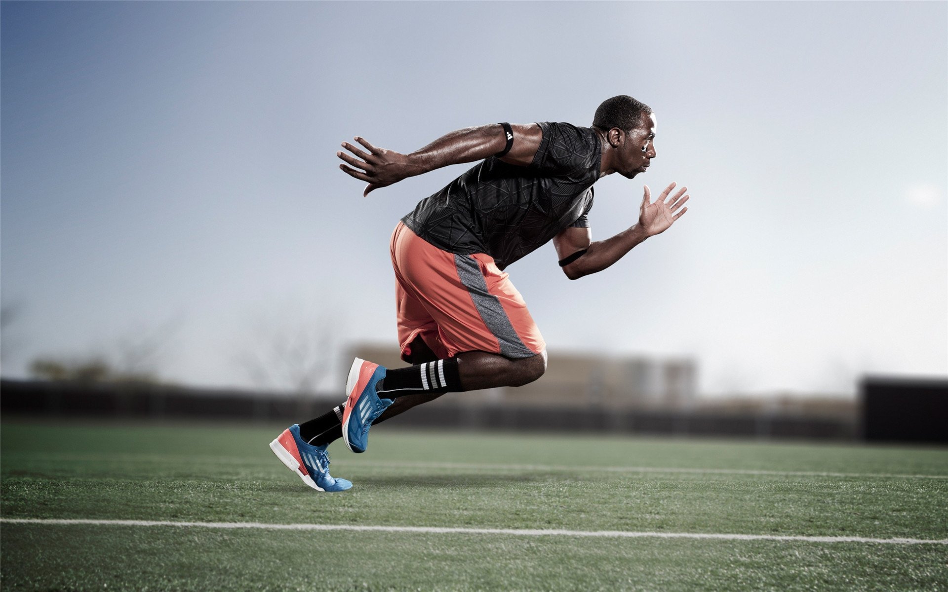 《虚拟偶像与电竞深度融合,跨界合作频繁》,虚拟偶像线下