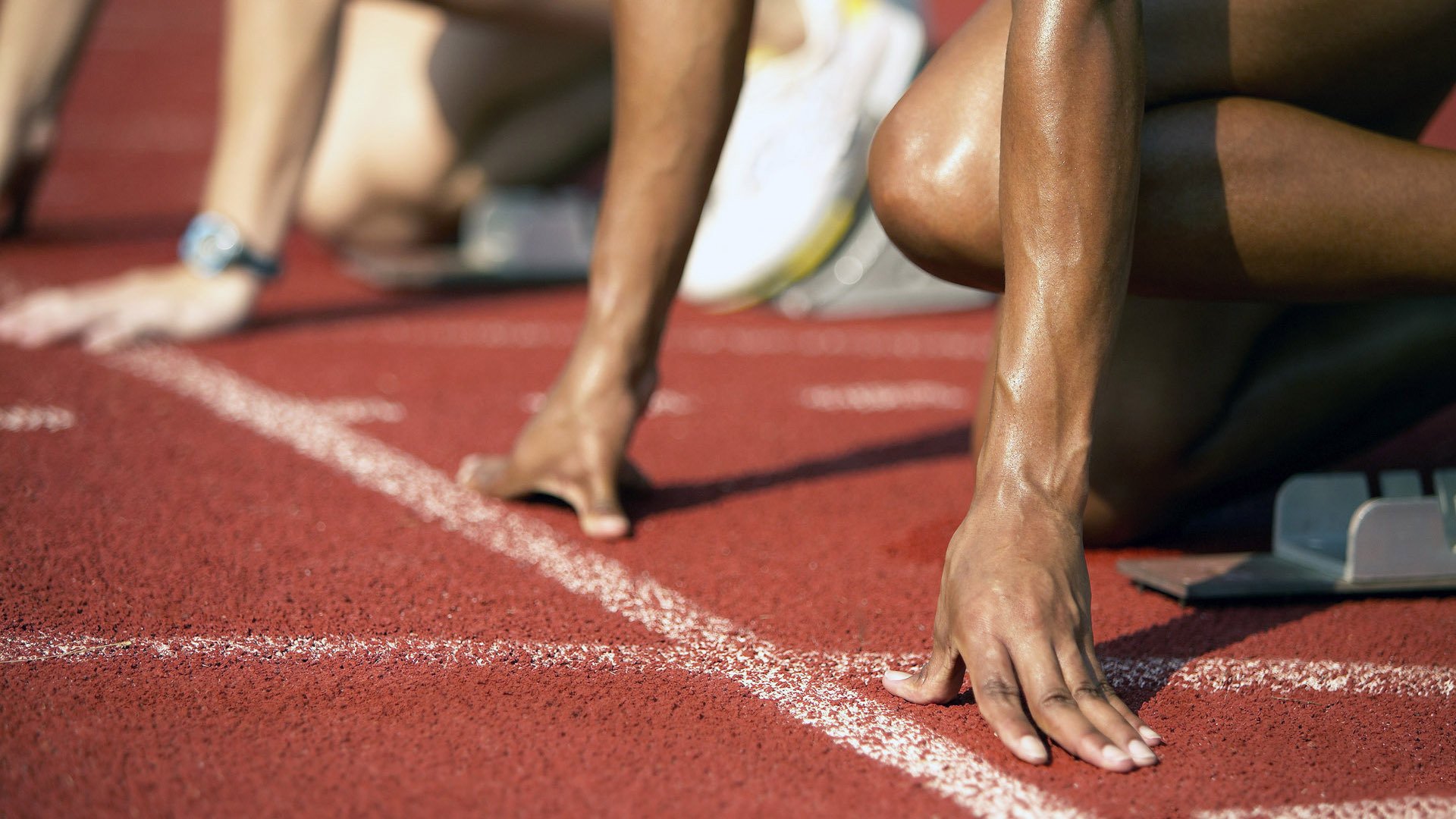 【高手对决】顶尖运动员的激烈碰撞与战术布置